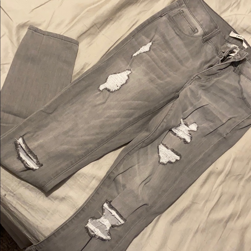 GRAY SKINNY JEANS